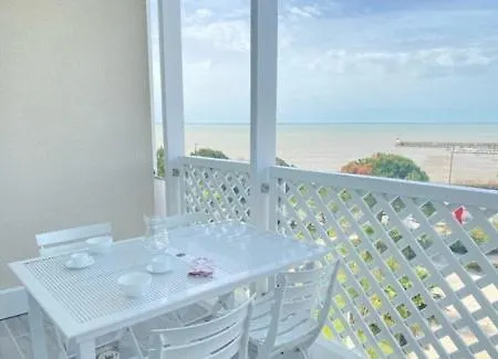 Апартаменты Alienor Vue 2 A 4 Personnes *
